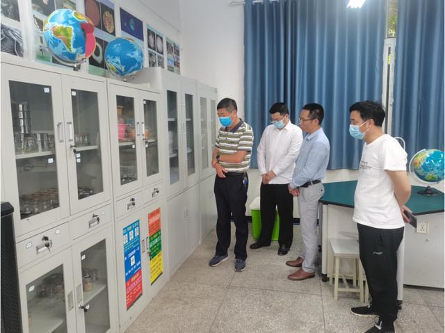 宜宾市教体局赴南溪区大观镇中心小学校调研 聚焦自然科学教育创新与发展